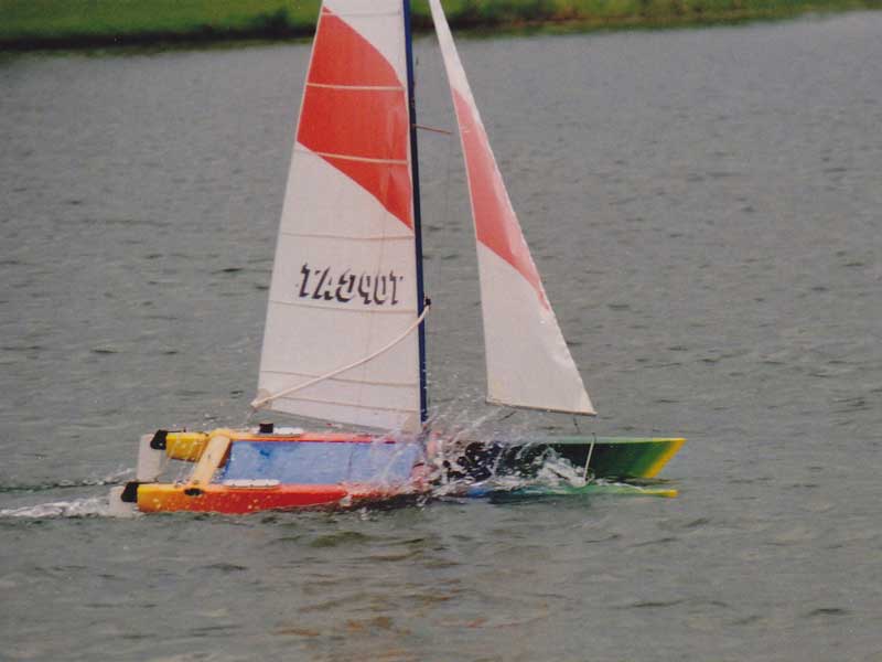 robbe topcat rc sail catamaran